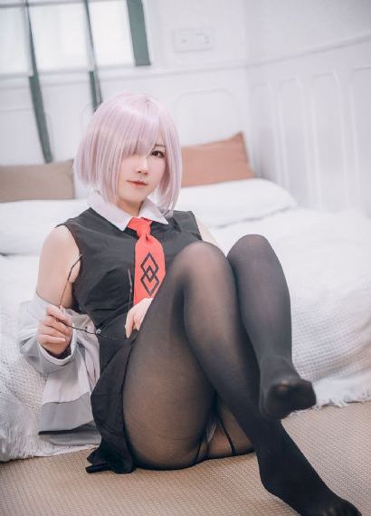 抱着美女的大乳狂揉视频_1080免费电视剧