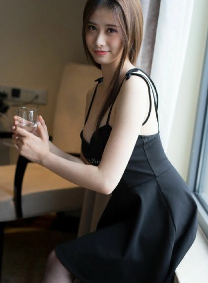 手指拨开内裤揉捏花蒂视频_720完整版观看